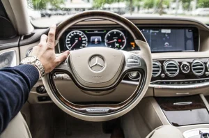 Quel est le principe de fonctionnement de la direction assistée ?