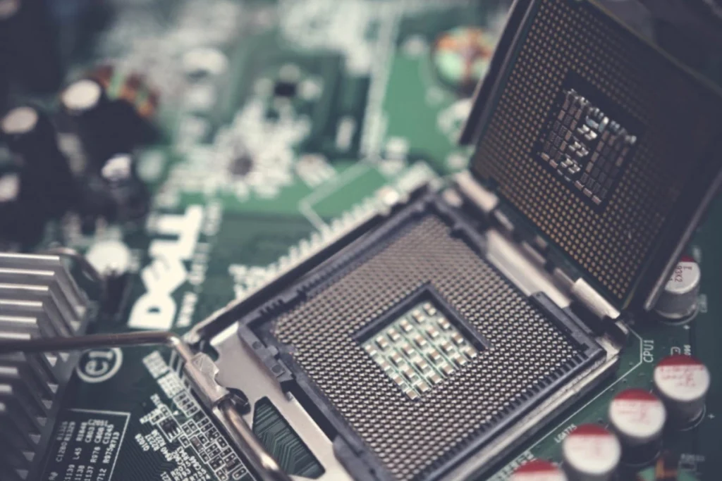 Pièces électroniques : fonctionnement et recherche de pannes