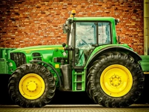 Comprendre l&rsquo;AdBlue sur un tracteur agricole : tout savoir !