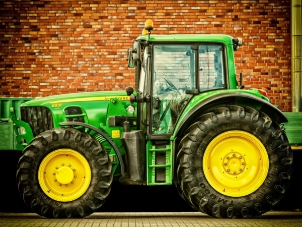 Comprendre l&rsquo;AdBlue sur un tracteur agricole : tout savoir !